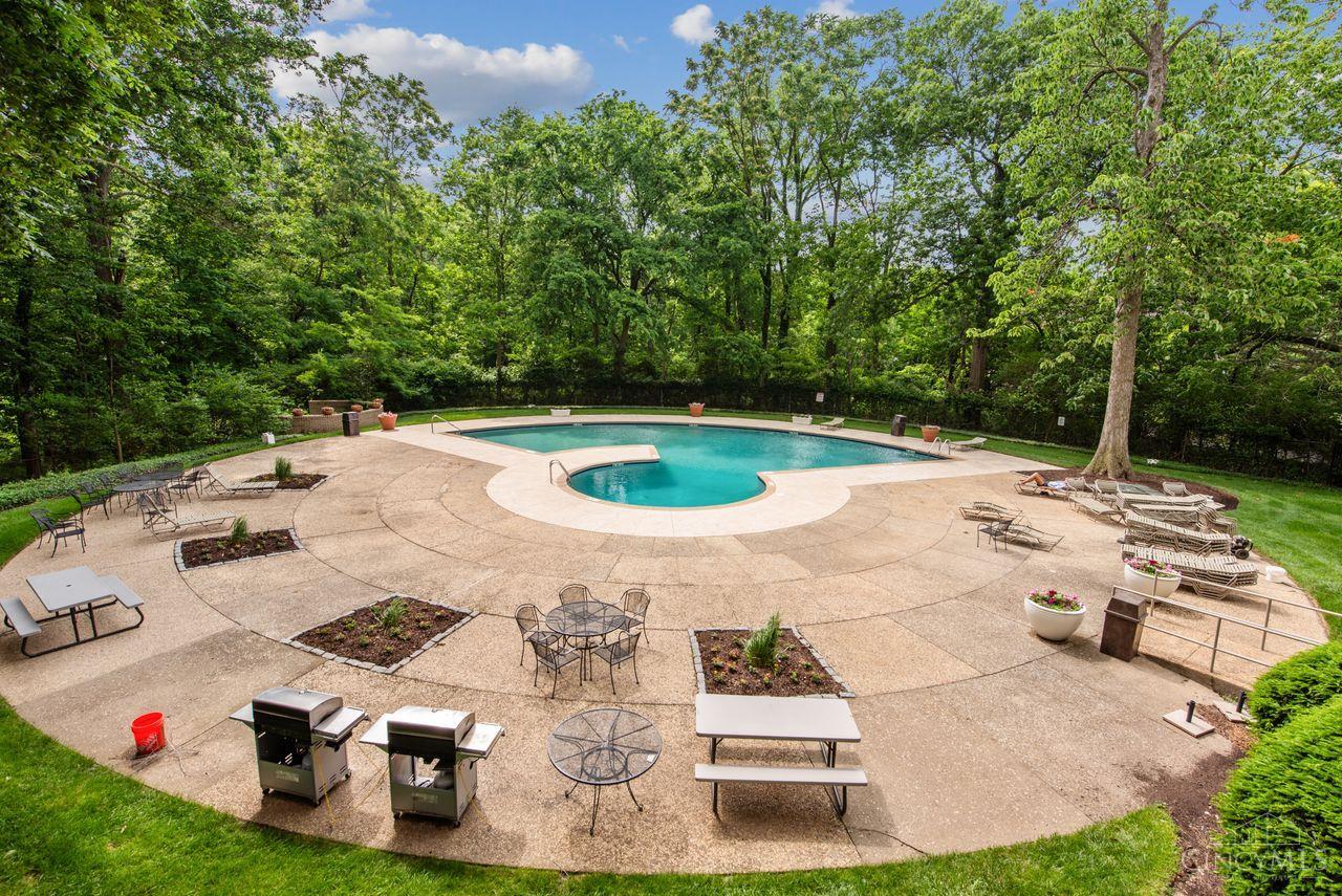 2324 Madison Road 408