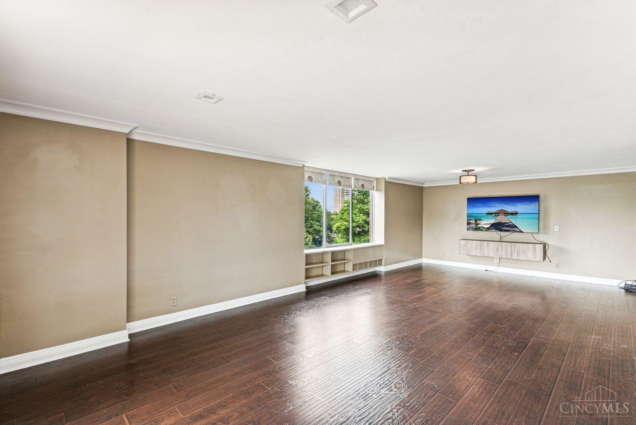 2324 Madison Road 408
