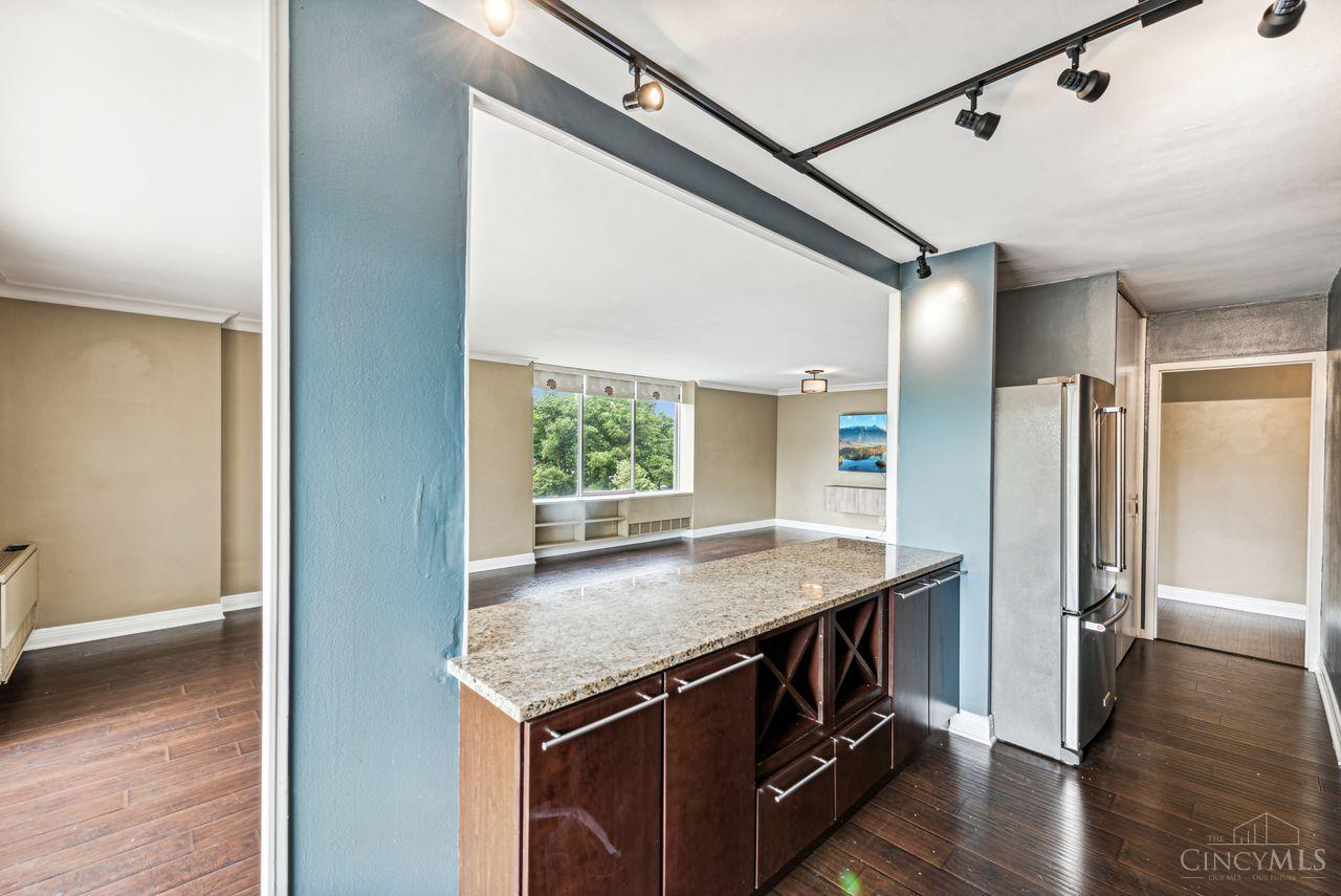 2324 Madison Road 408