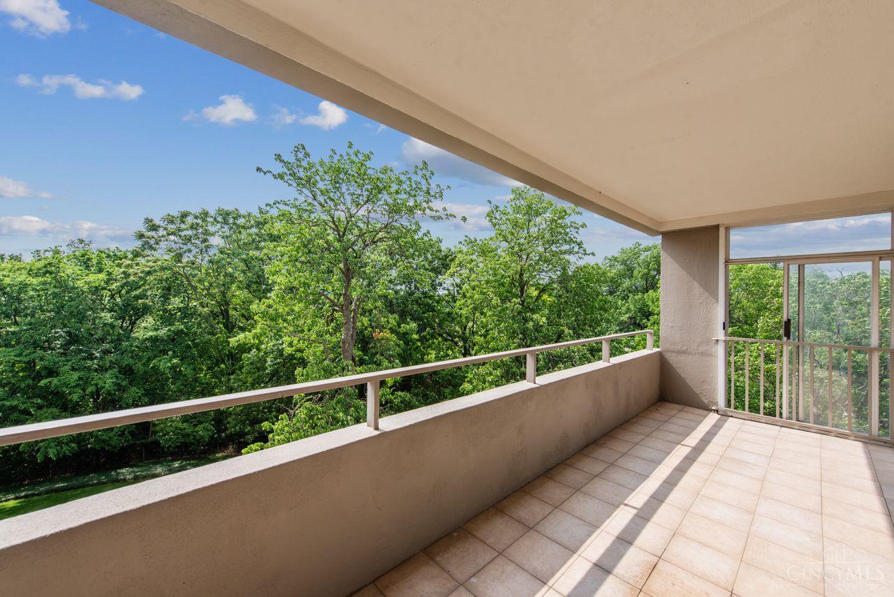 2324 Madison Road 408