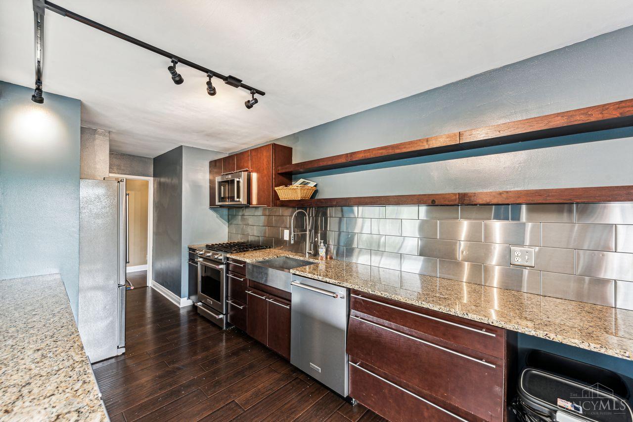 2324 Madison Road 408