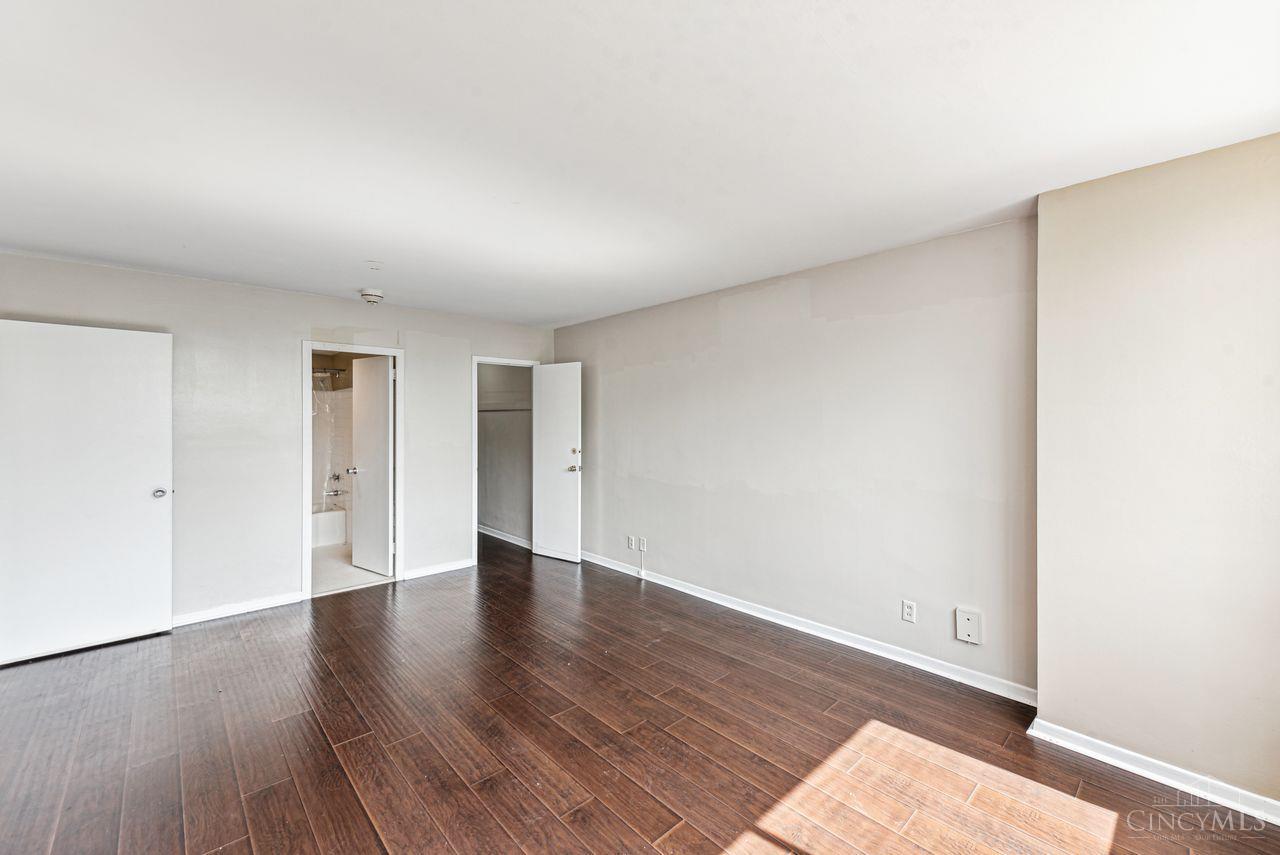 2324 Madison Road 408