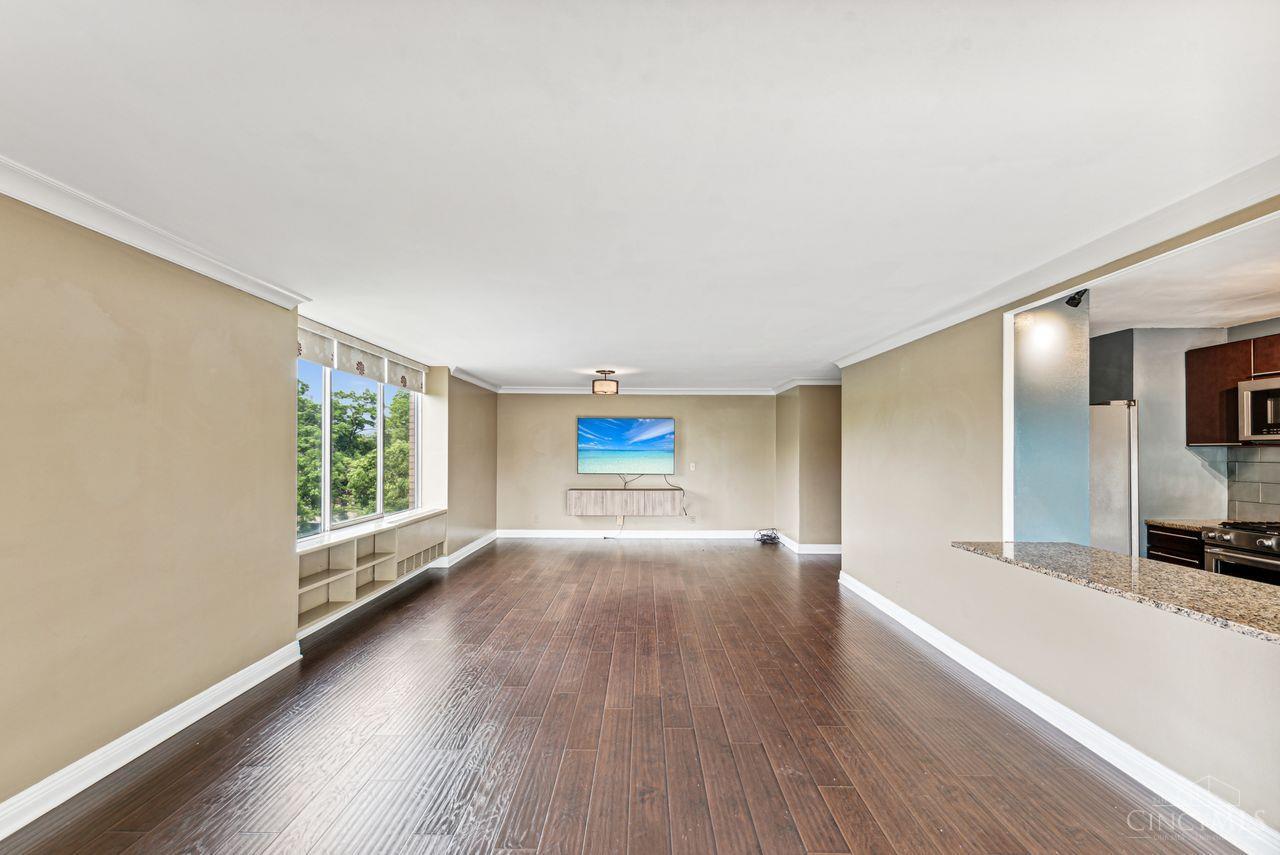 2324 Madison Road 408