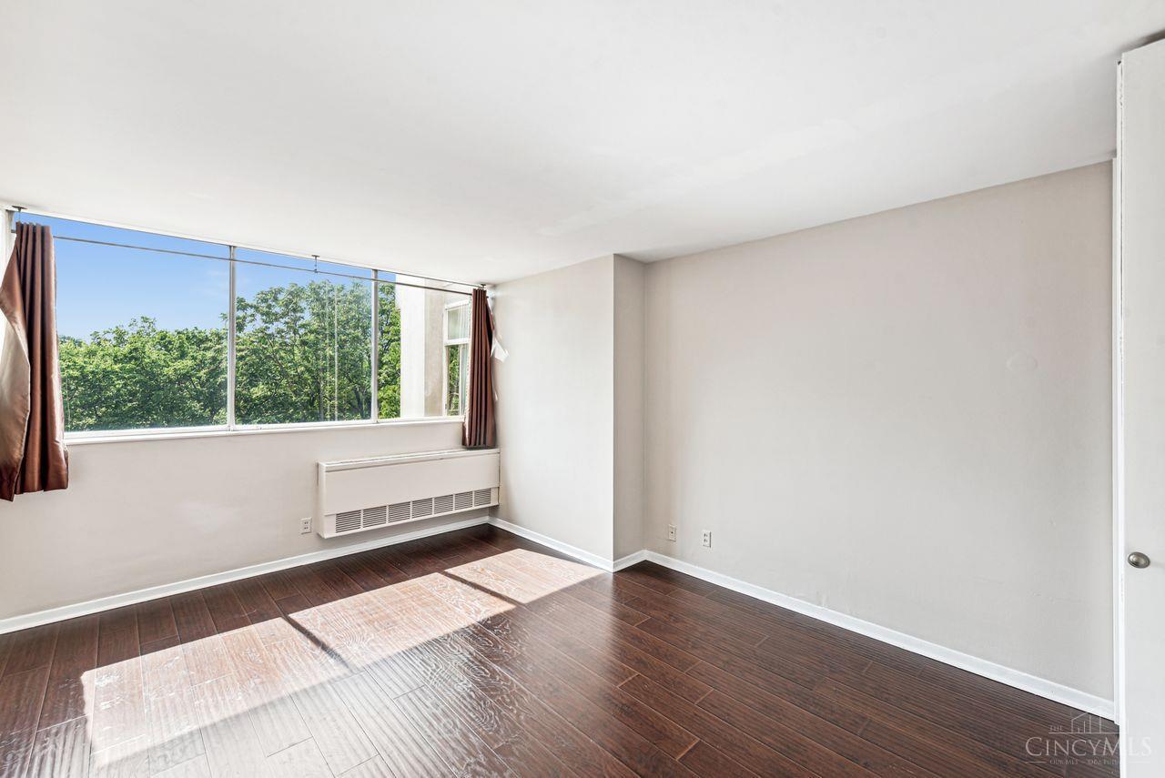 2324 Madison Road 408