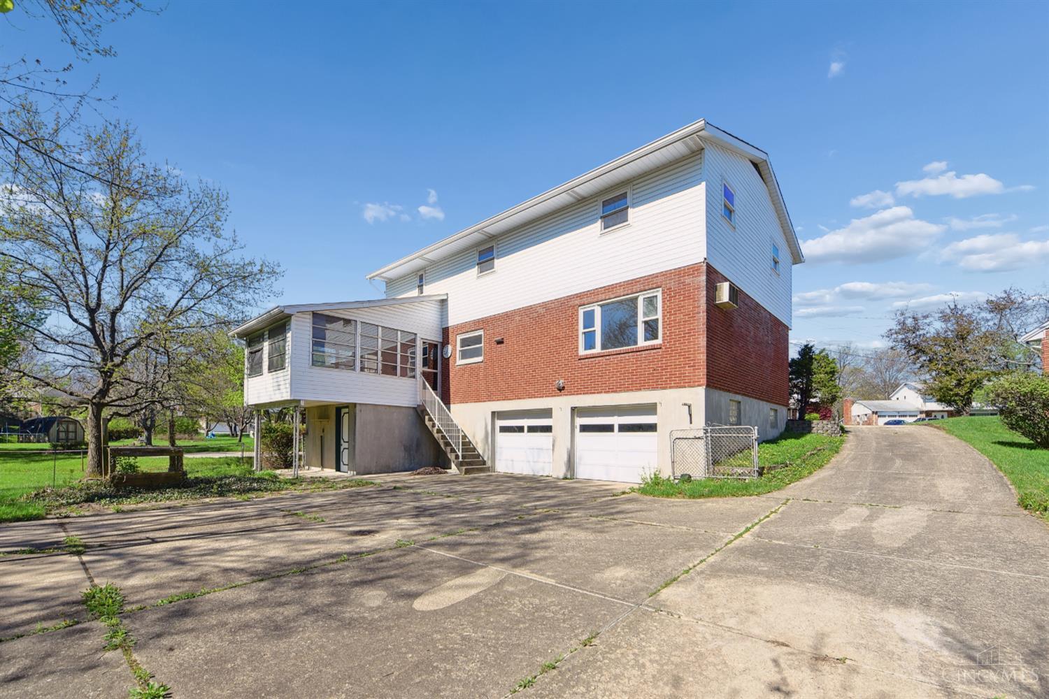 3191 Sunnyhollow Lane