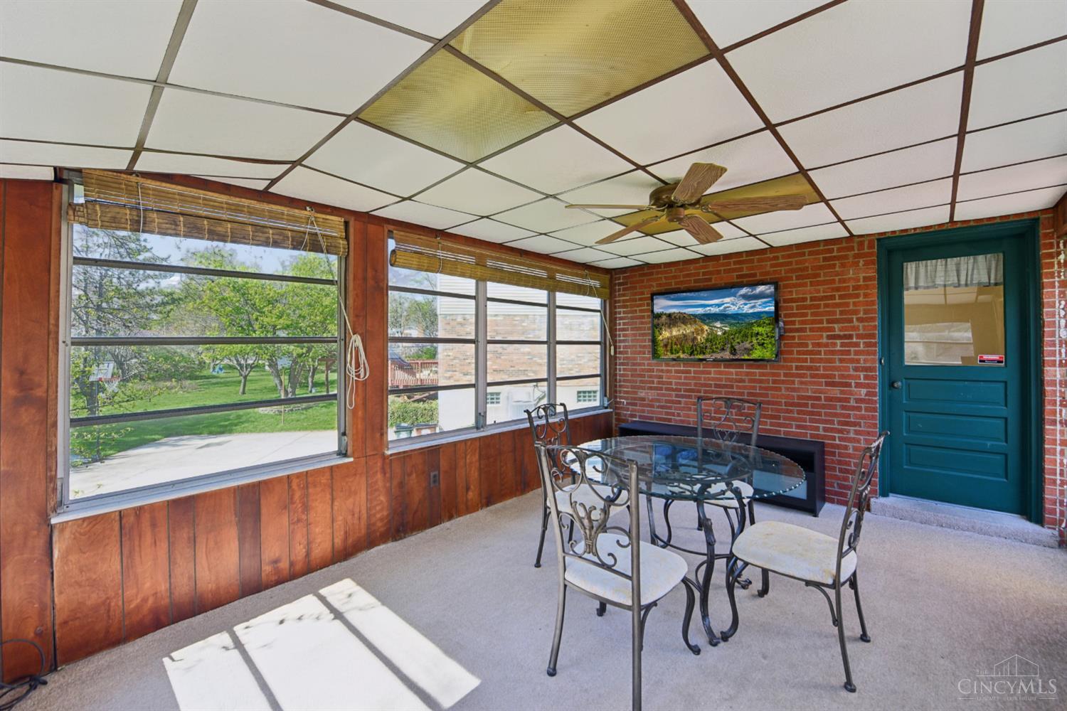 3191 Sunnyhollow Lane