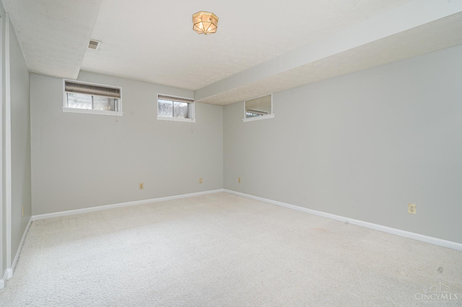 5440 Asbury 9