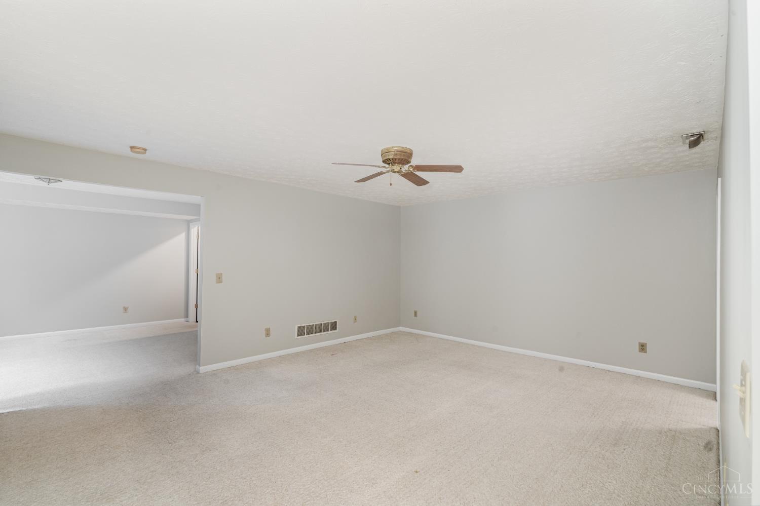 5440 Asbury 9