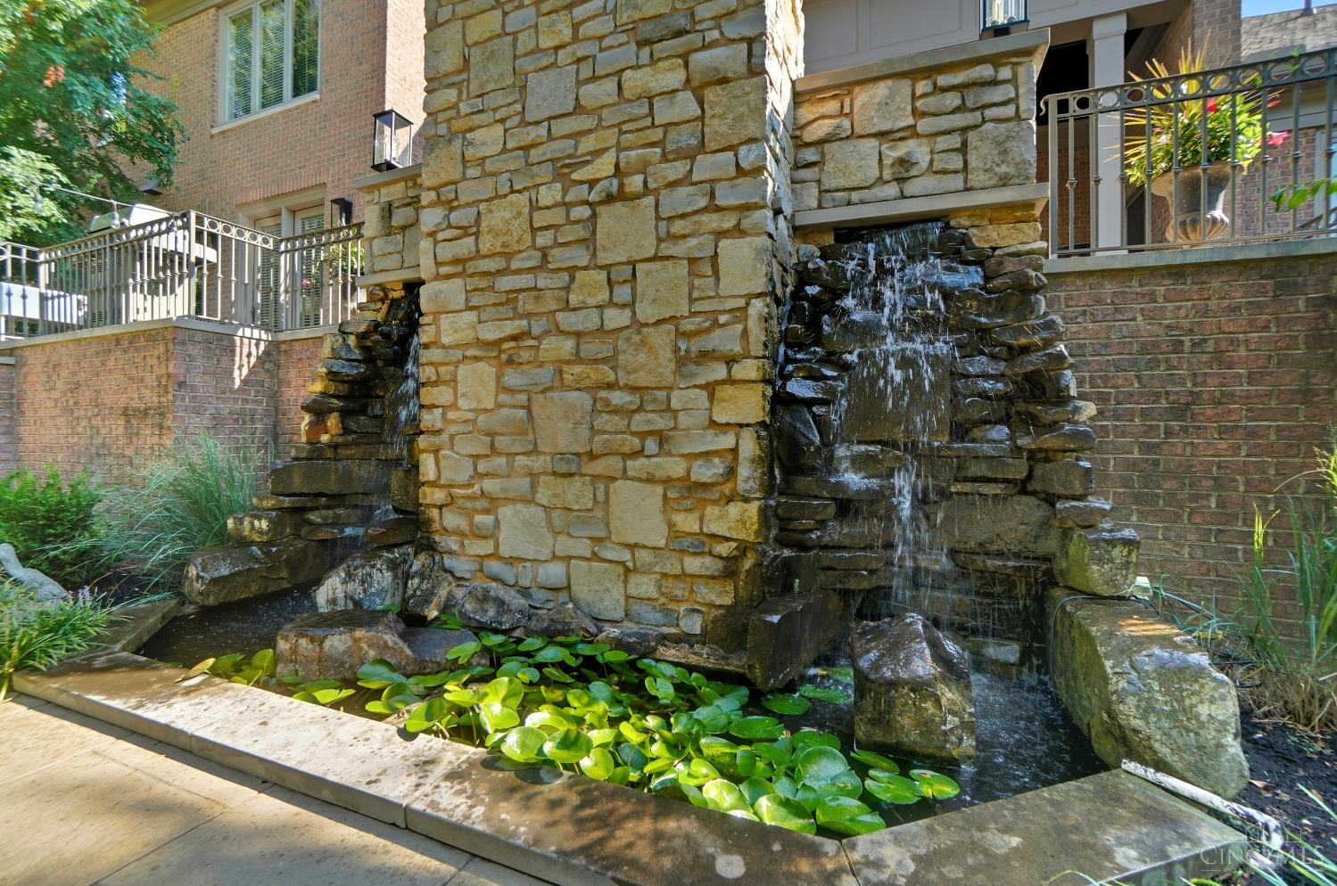 8839 Bayside Court