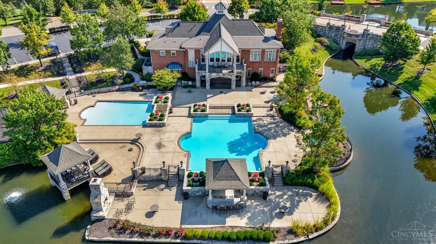 8839 Bayside Court