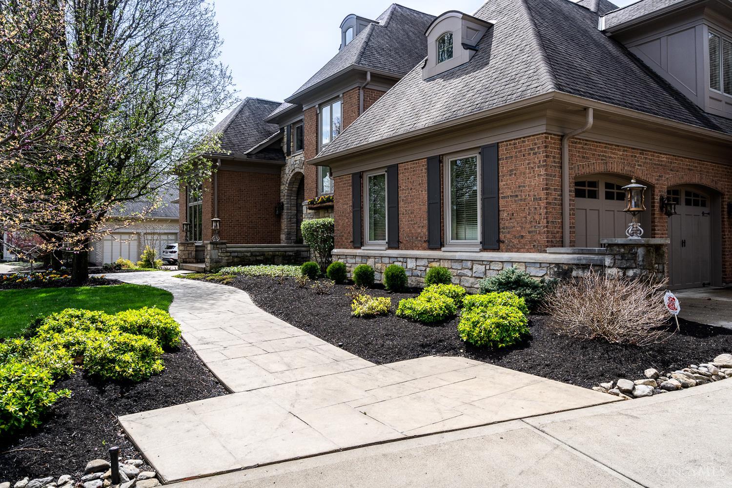 8839 Bayside Court