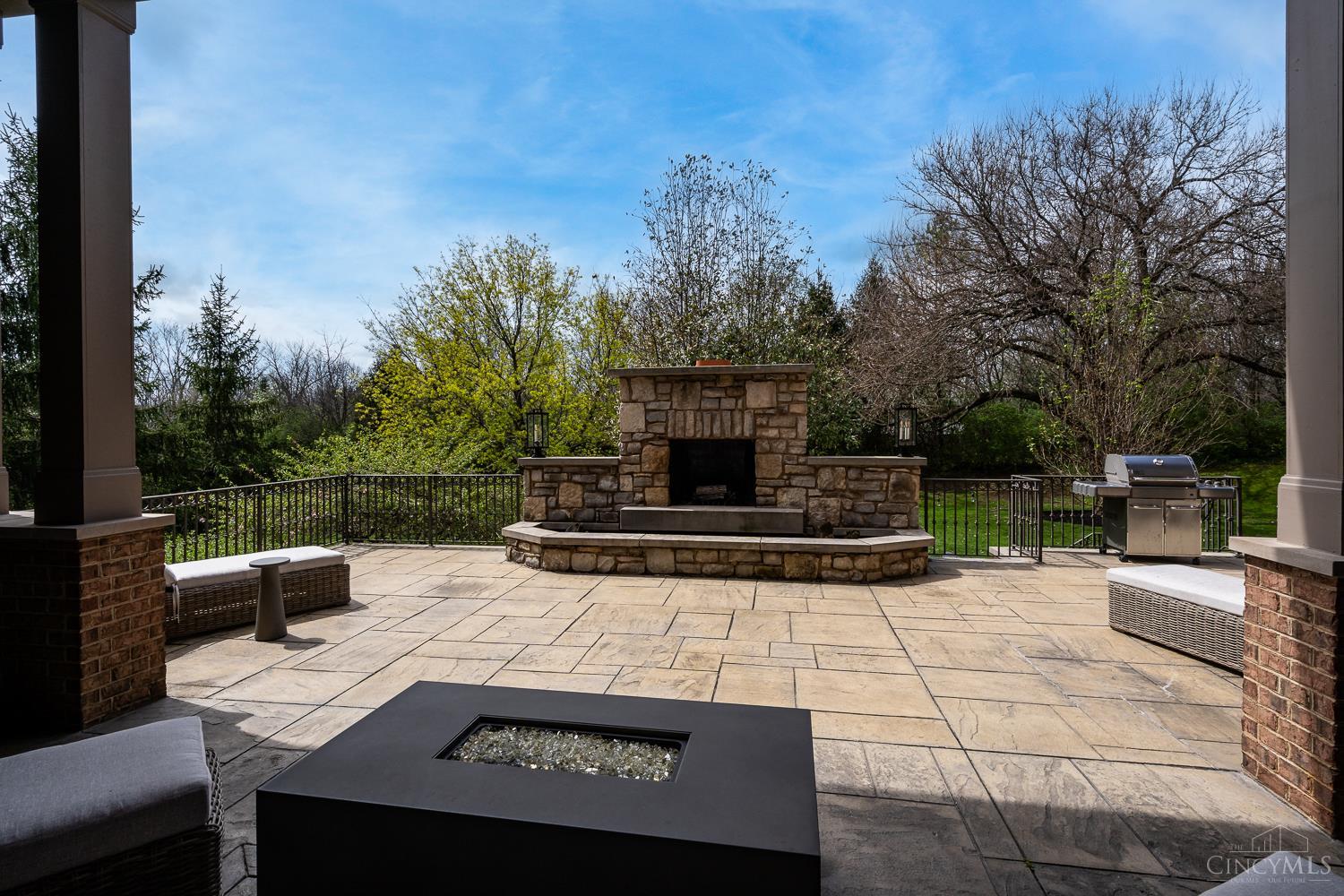 8839 Bayside Court