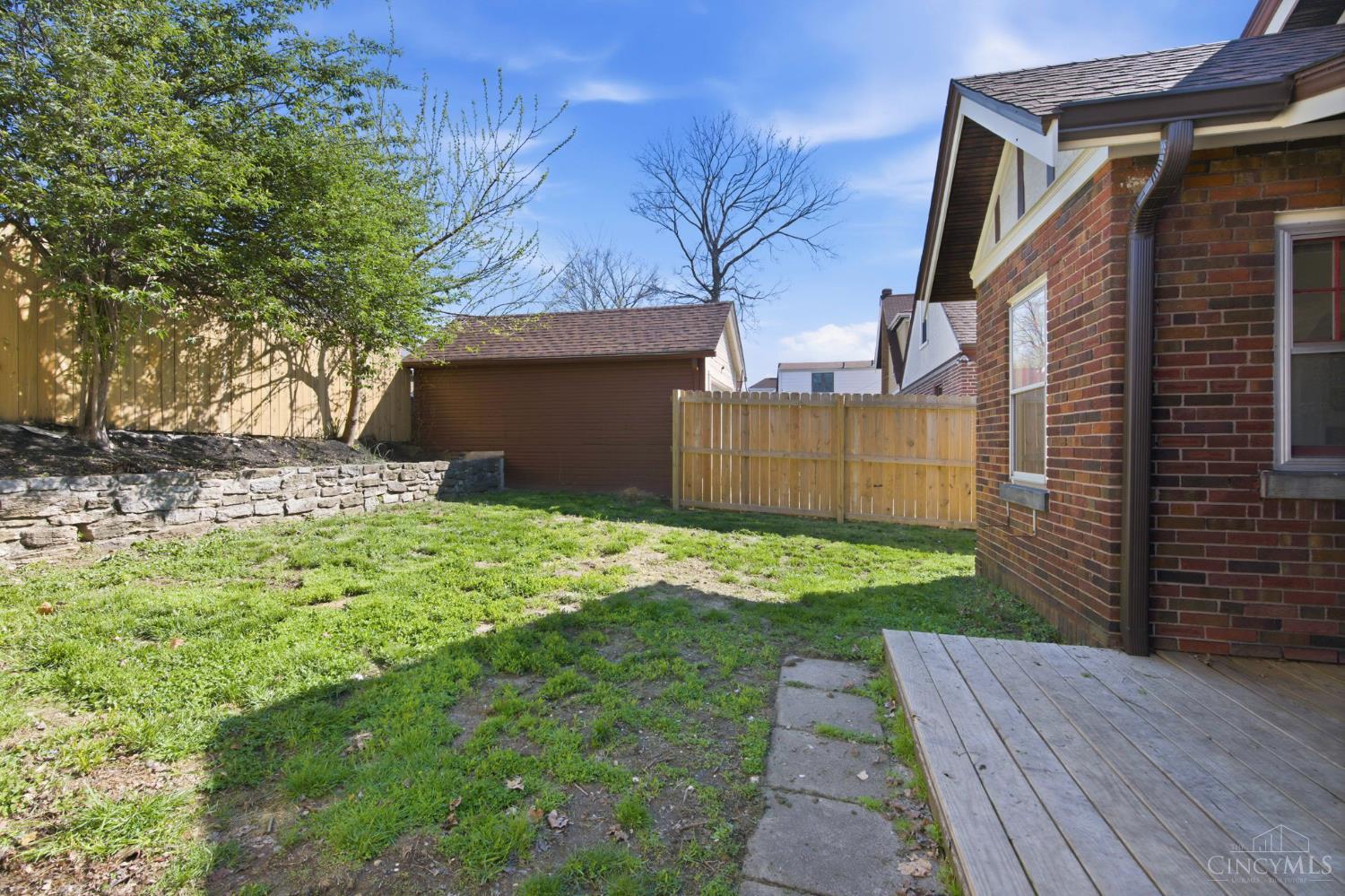 2506 Moundview Drive