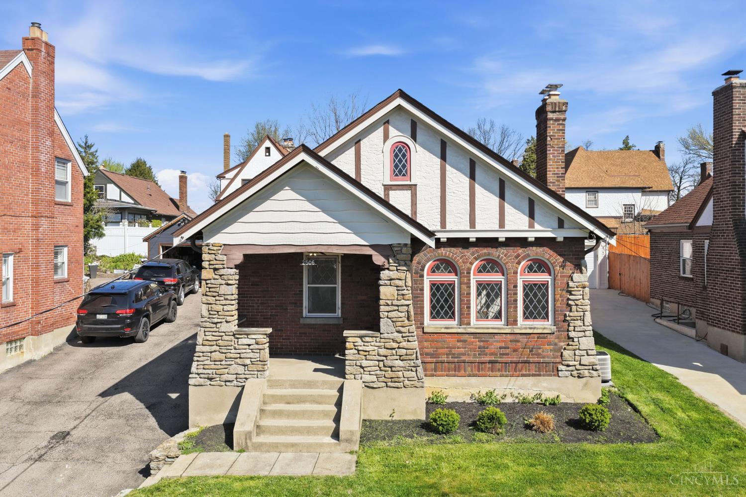 2506 Moundview Drive
