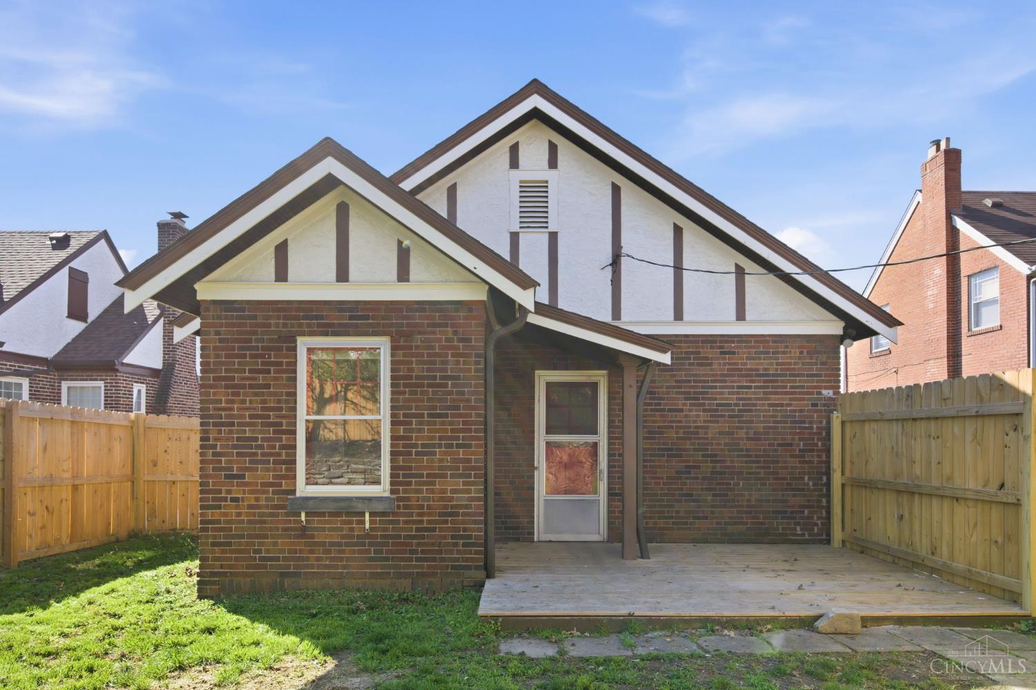 2506 Moundview Drive