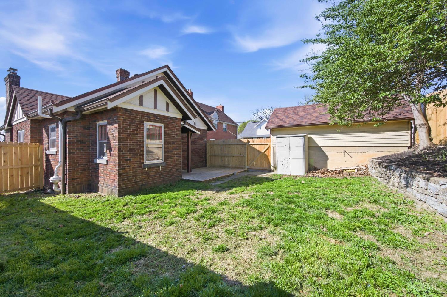 2506 Moundview Drive