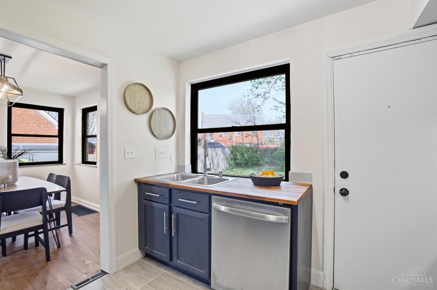 6024 Sunridge Drive