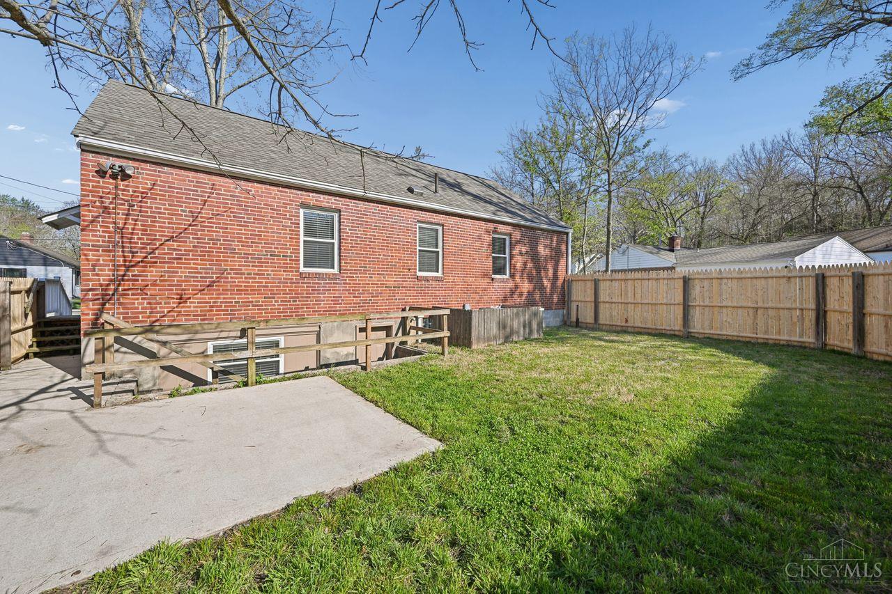 962 Helen Street