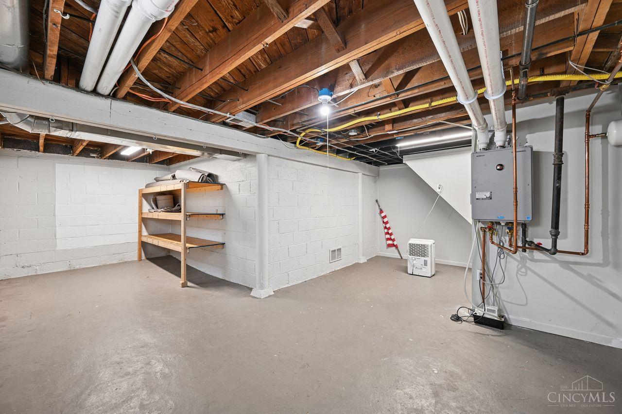 962 Helen Street