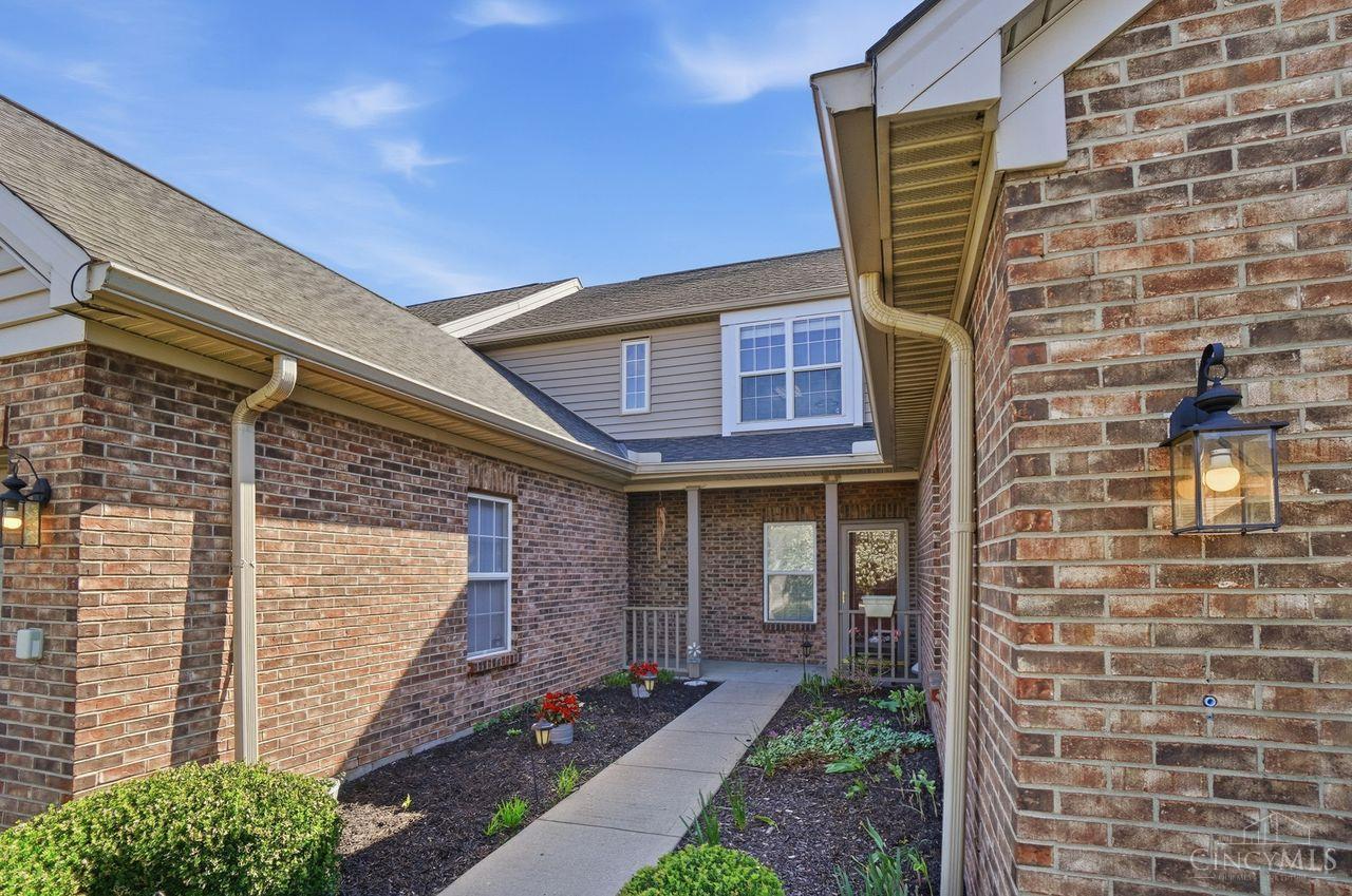 4644 Court Yard Drive