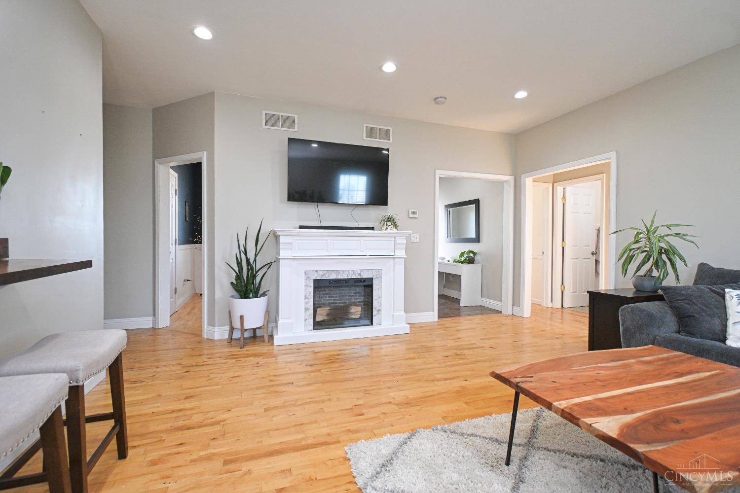 8122 Catfish Court