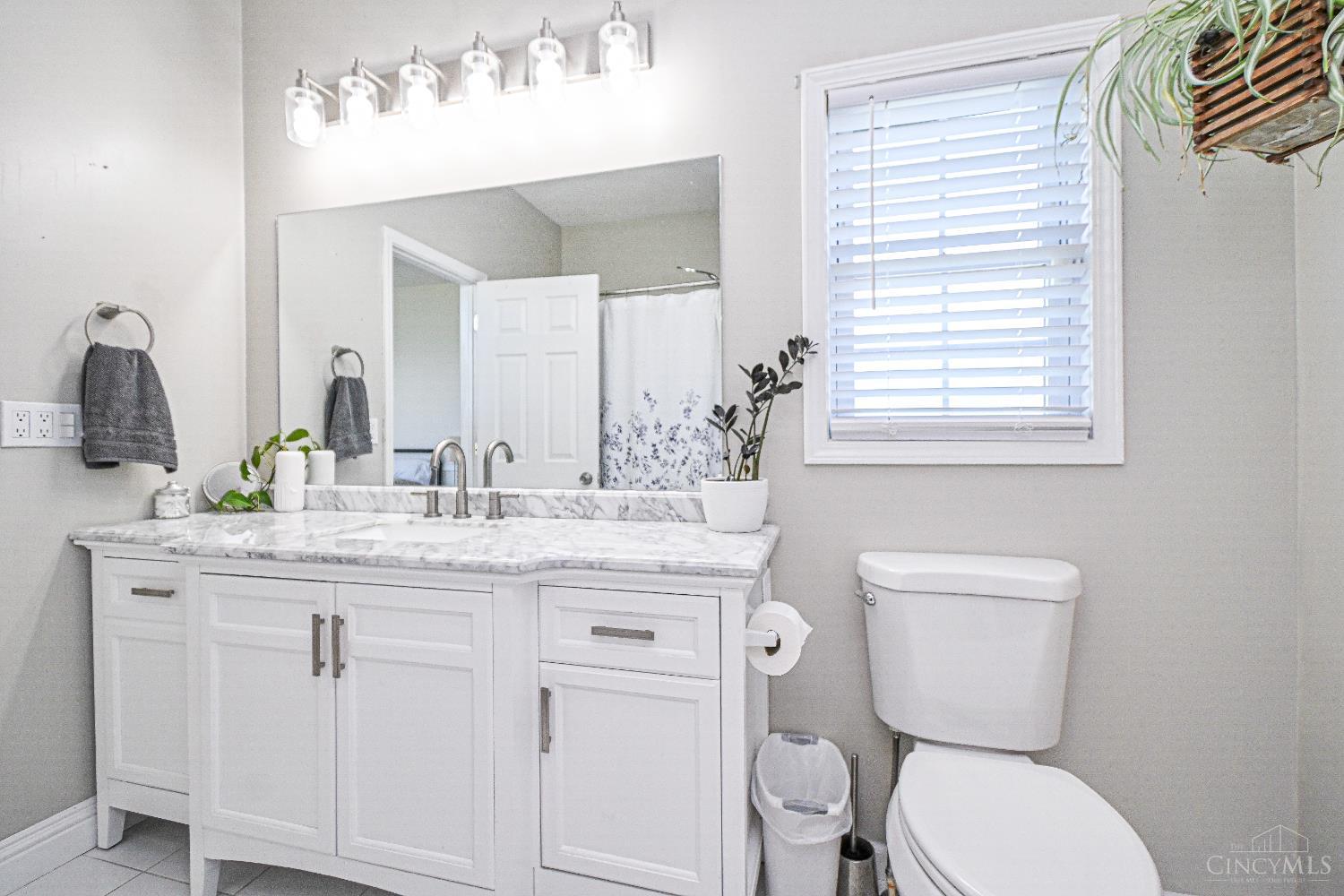 8122 Catfish Court