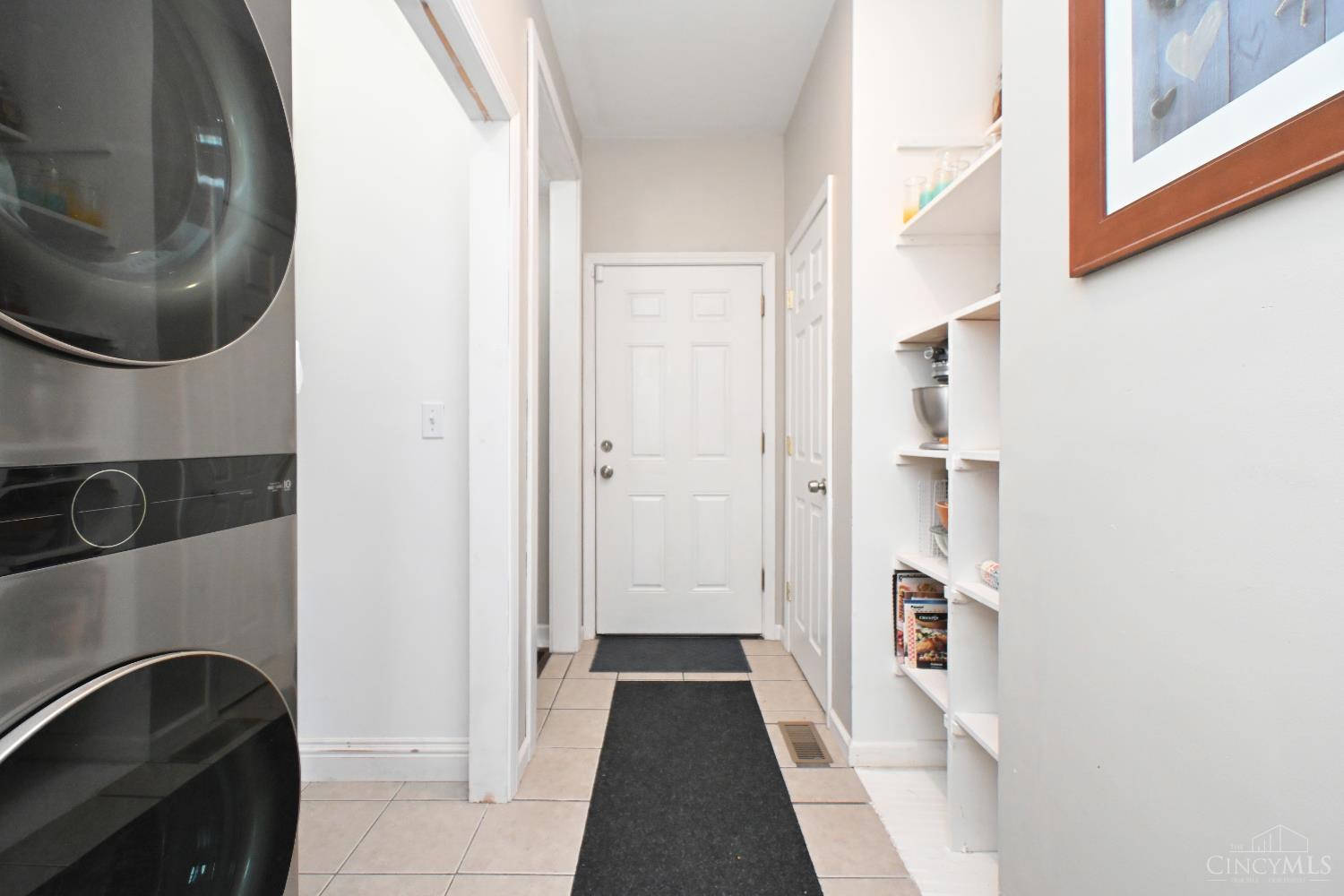 8122 Catfish Court