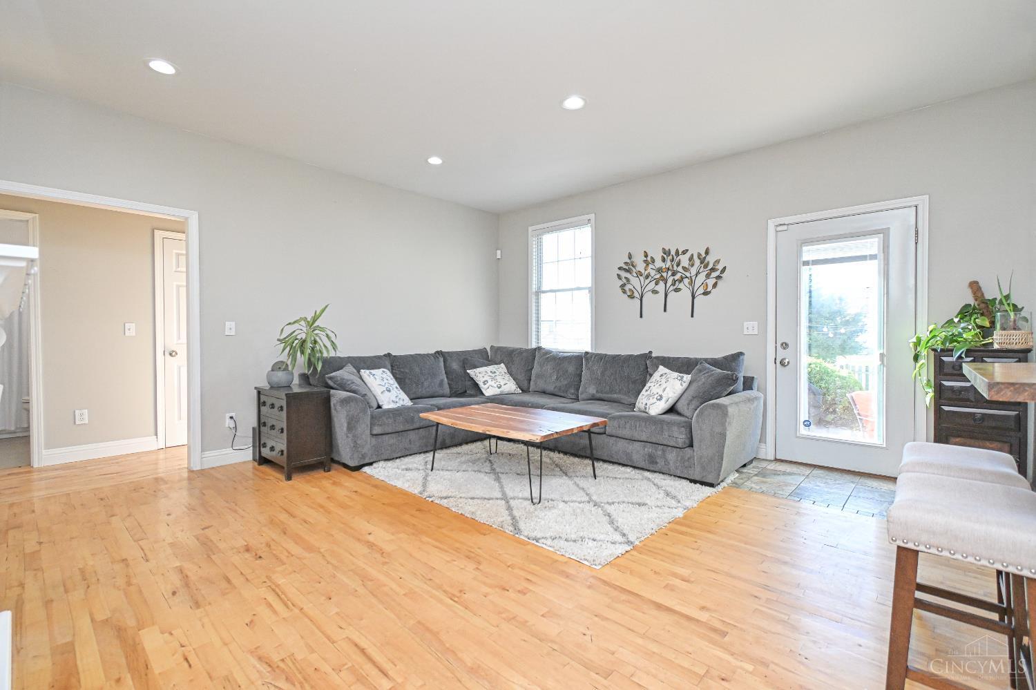 8122 Catfish Court