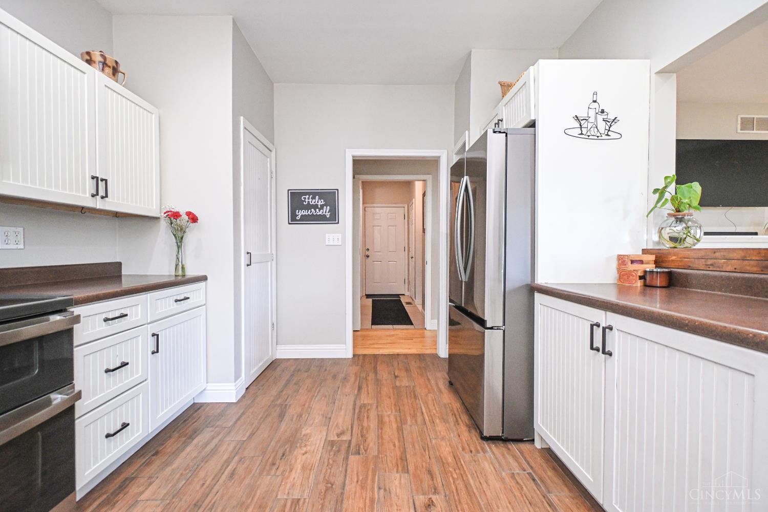 8122 Catfish Court