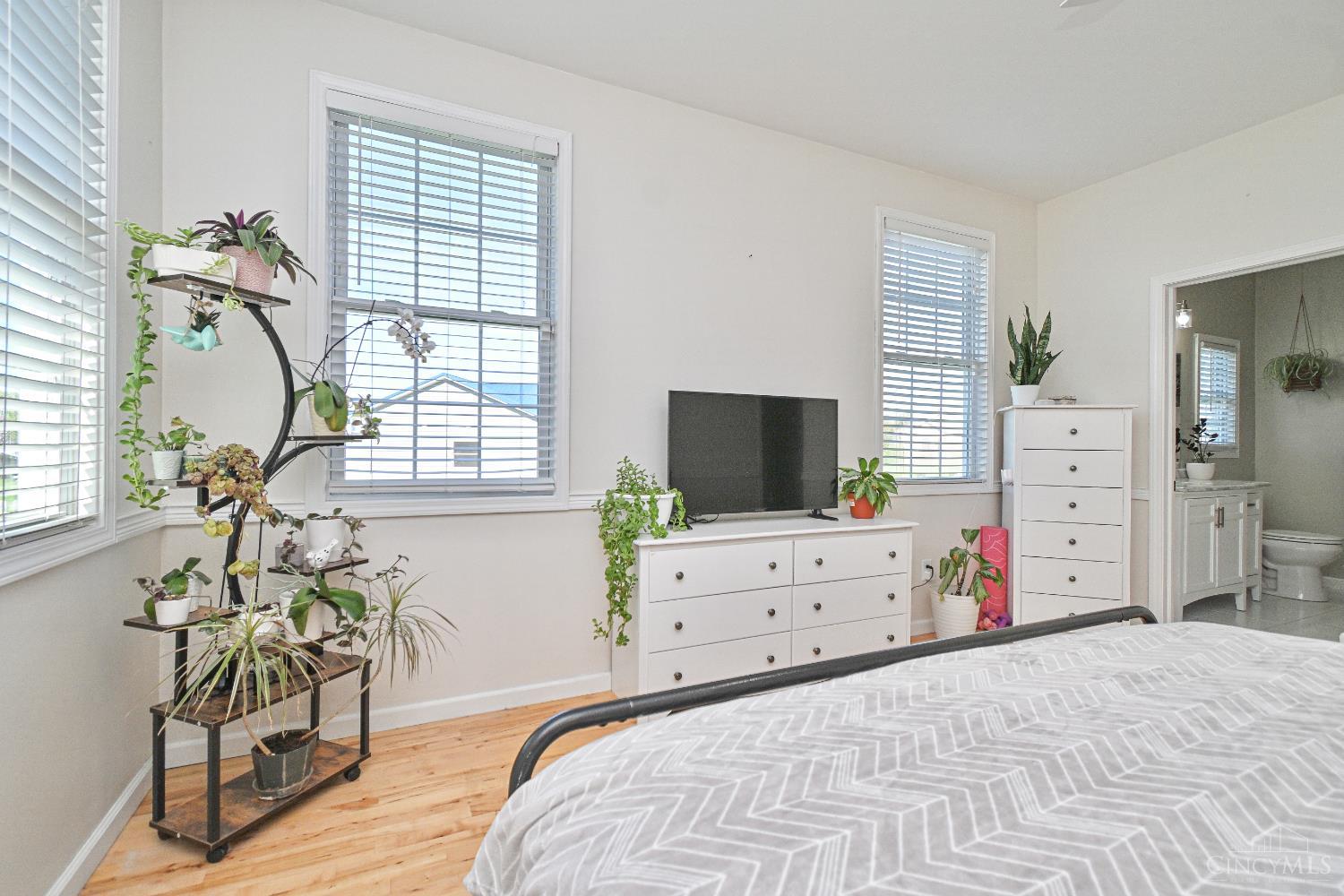 8122 Catfish Court