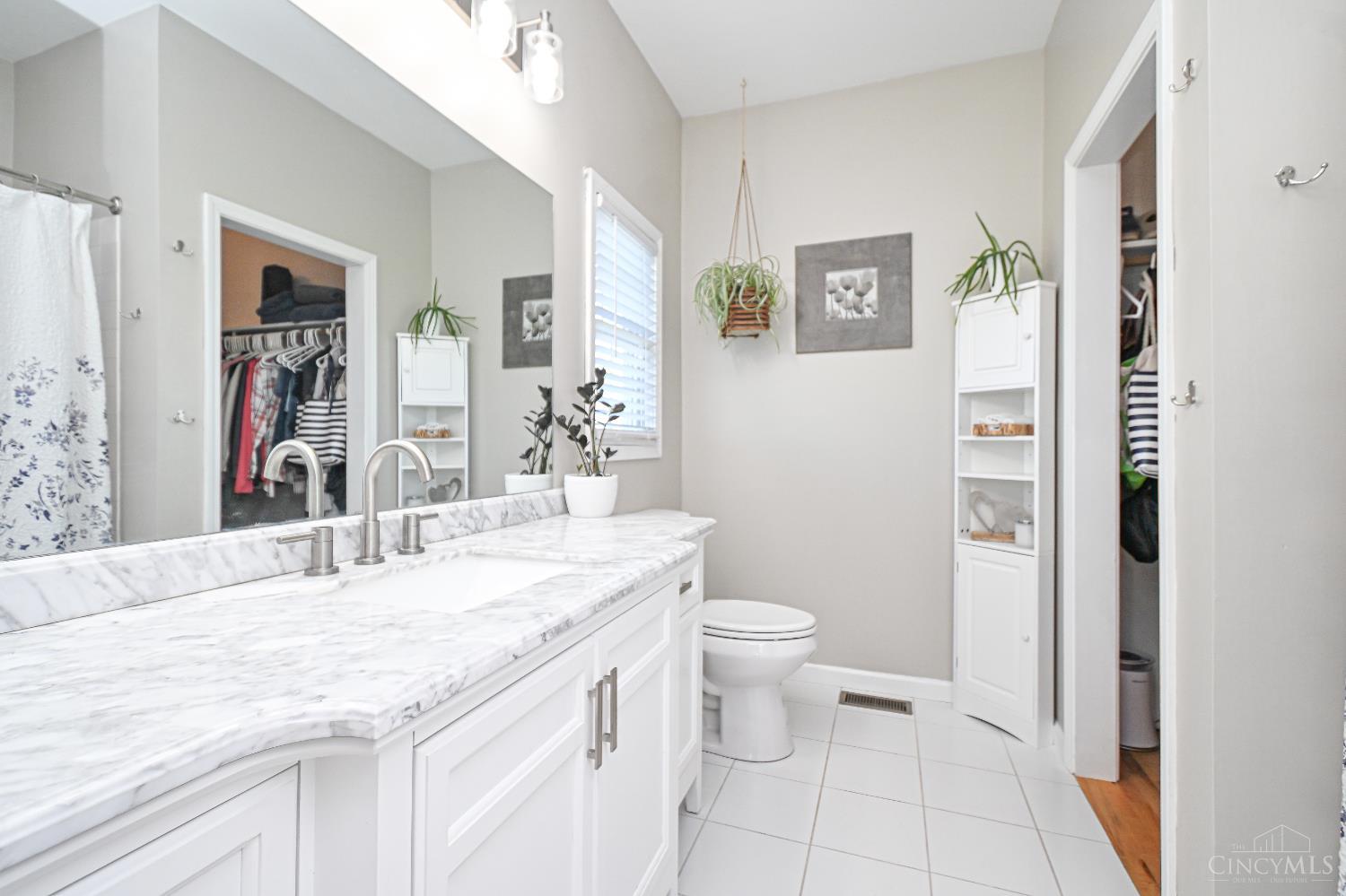 8122 Catfish Court