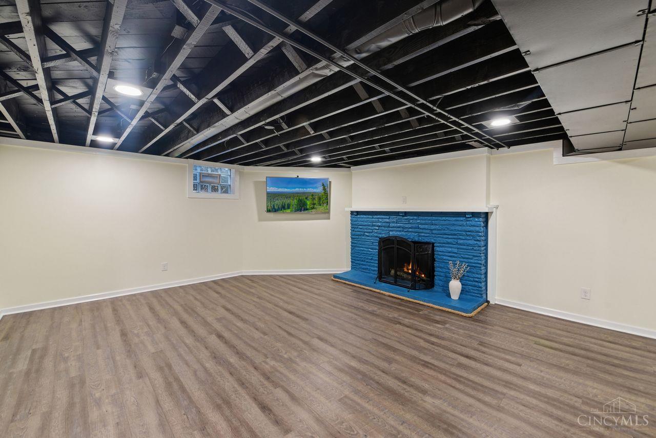 1075 Nimitz Lane