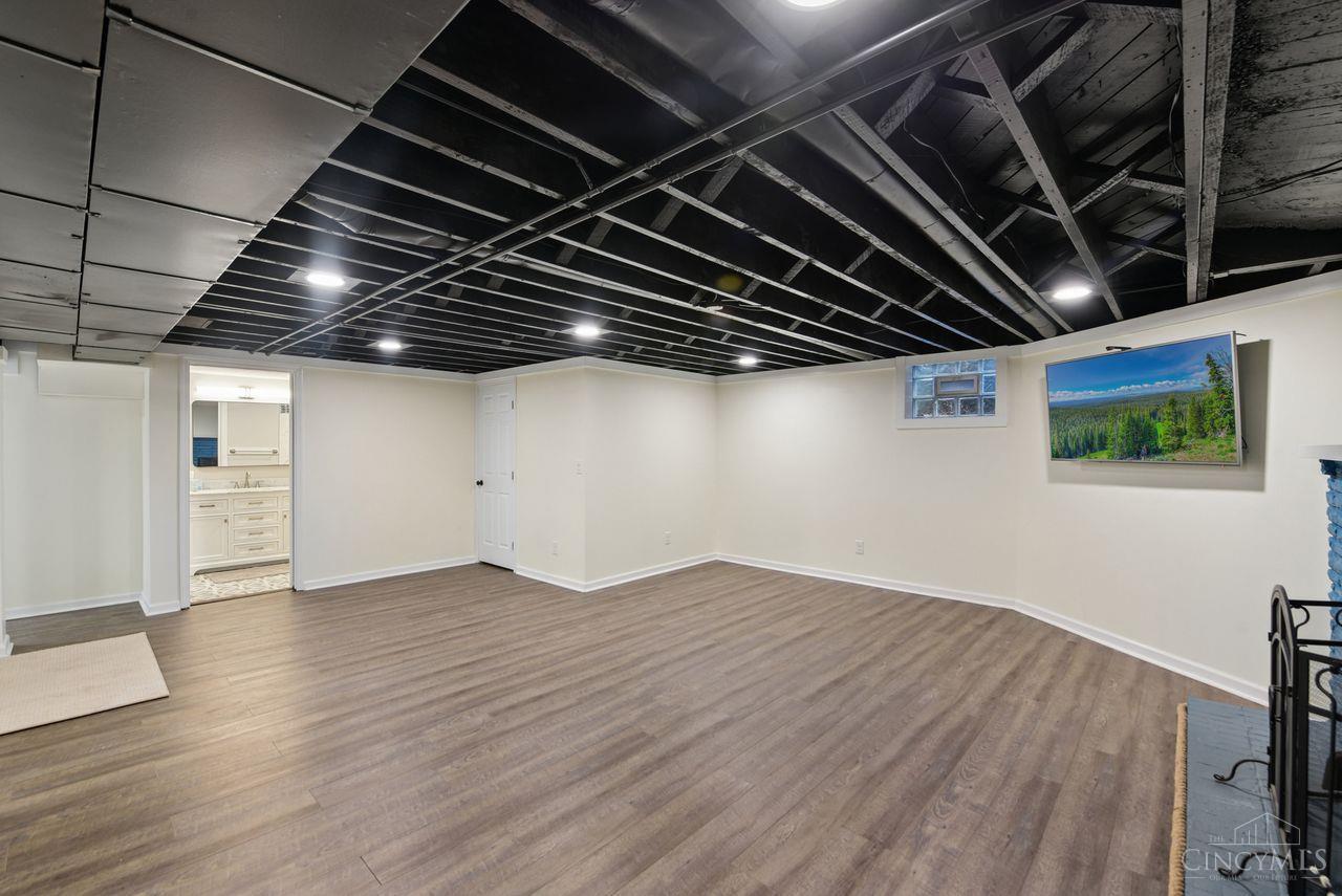 1075 Nimitz Lane