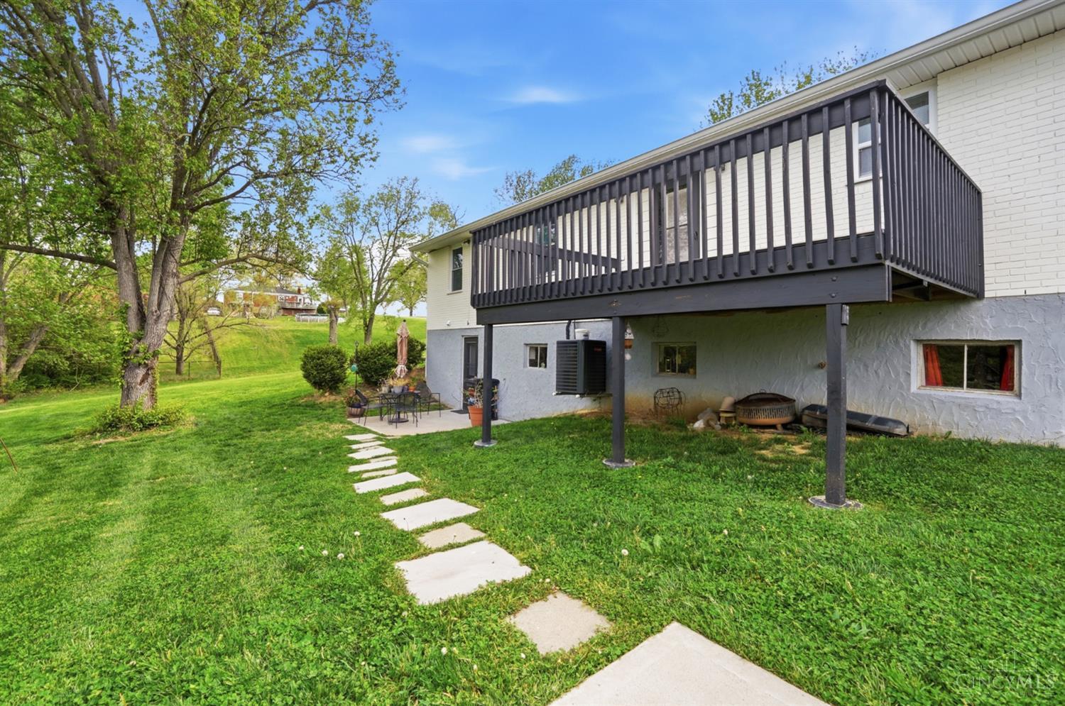 5211 Spechtview Drive
