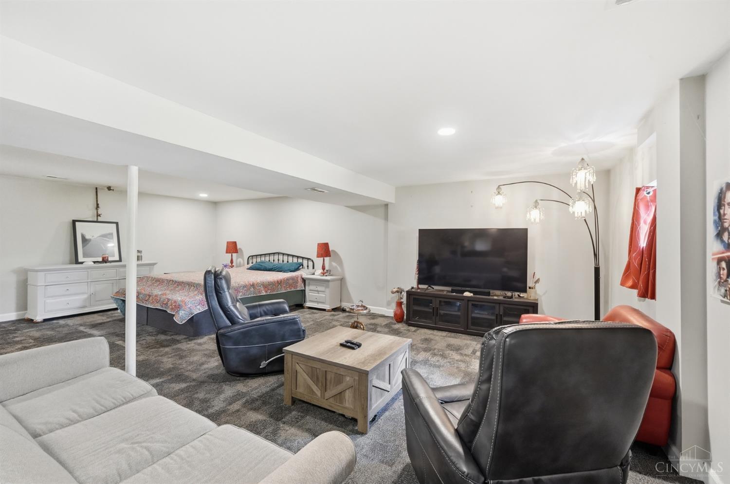 5211 Spechtview Drive