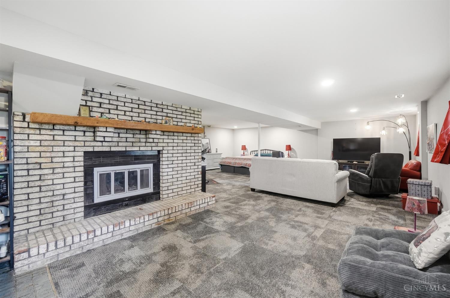 5211 Spechtview Drive