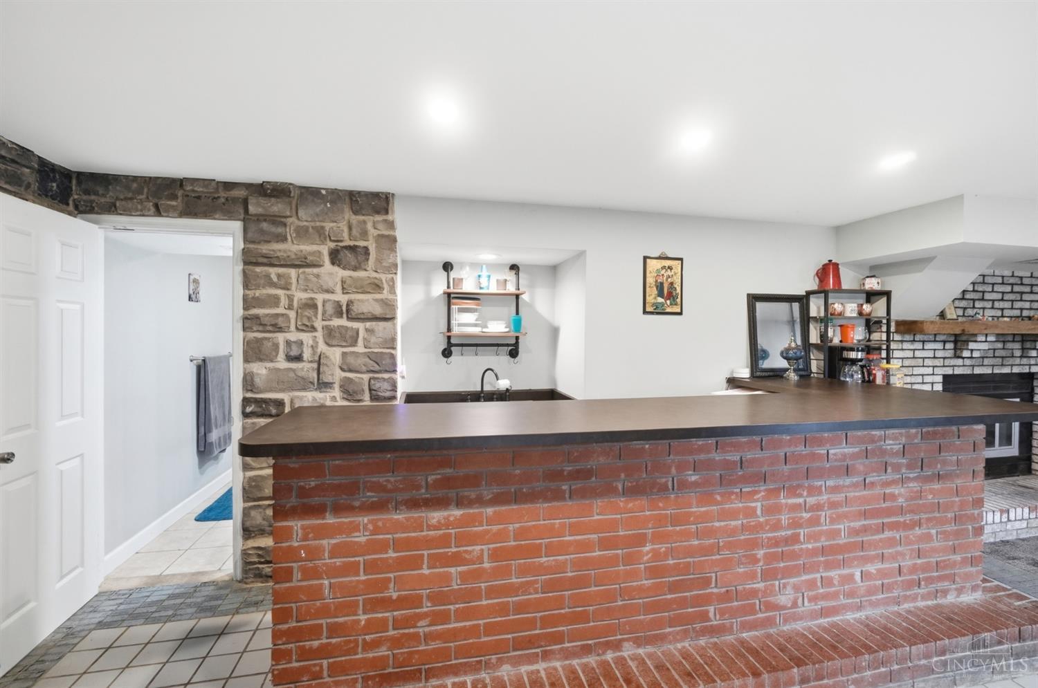 5211 Spechtview Drive