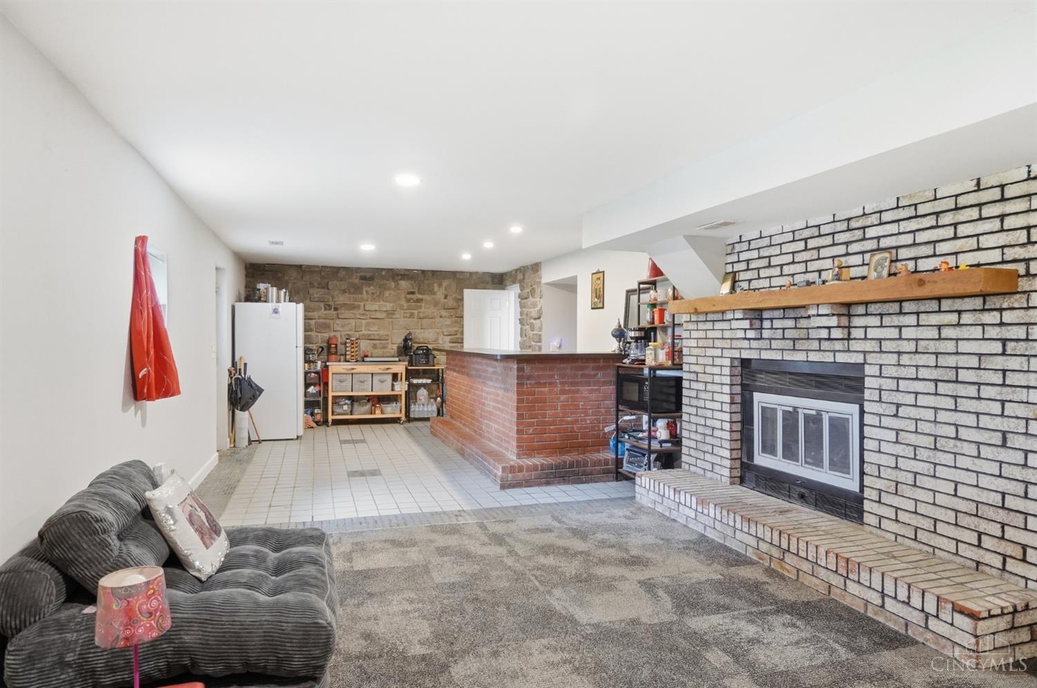 5211 Spechtview Drive
