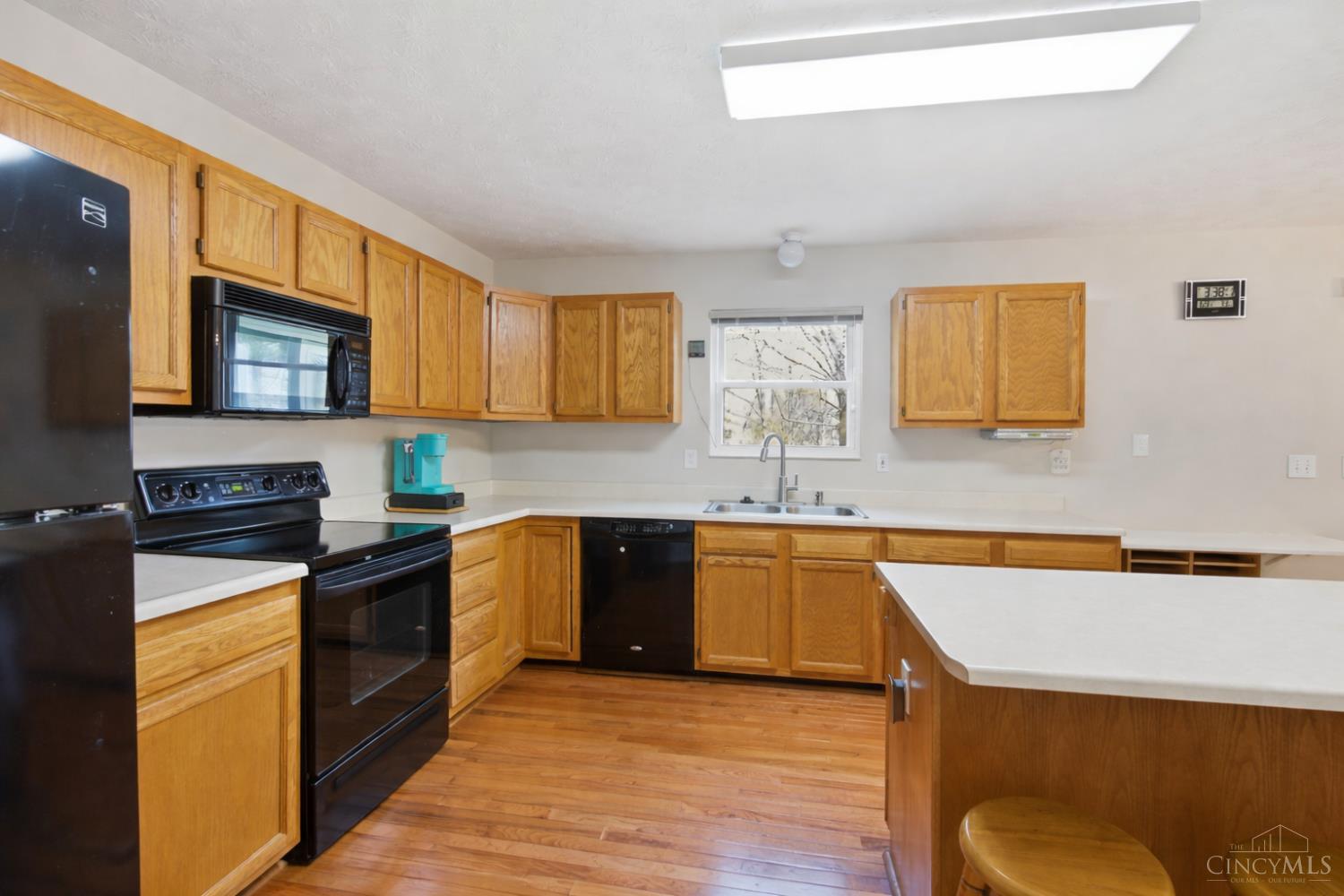 8080 Kings Court