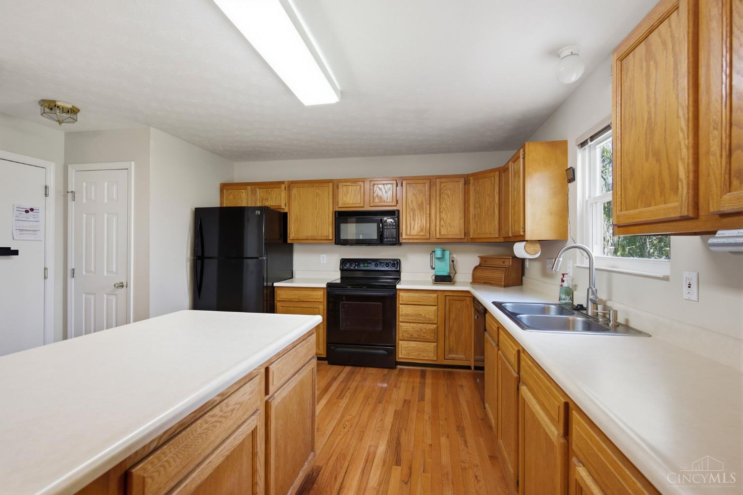 8080 Kings Court