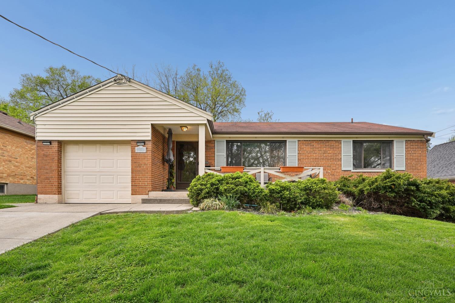 5577 Sunnywoods Lane