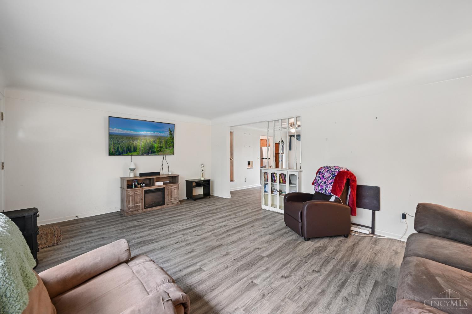 5577 Sunnywoods Lane