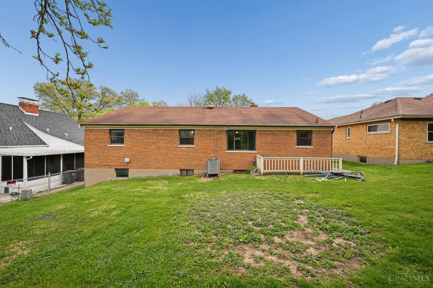 5577 Sunnywoods Lane