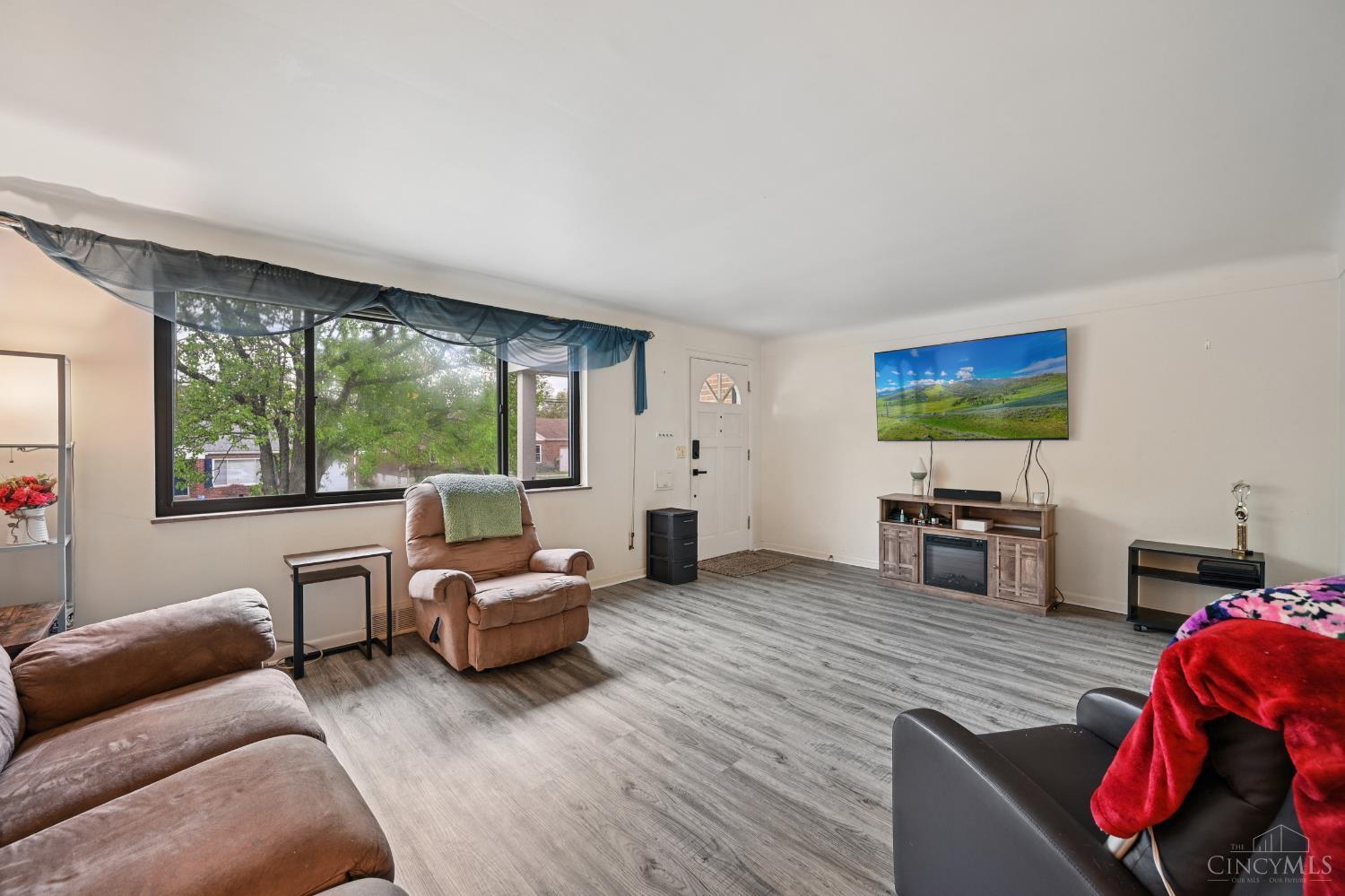 5577 Sunnywoods Lane
