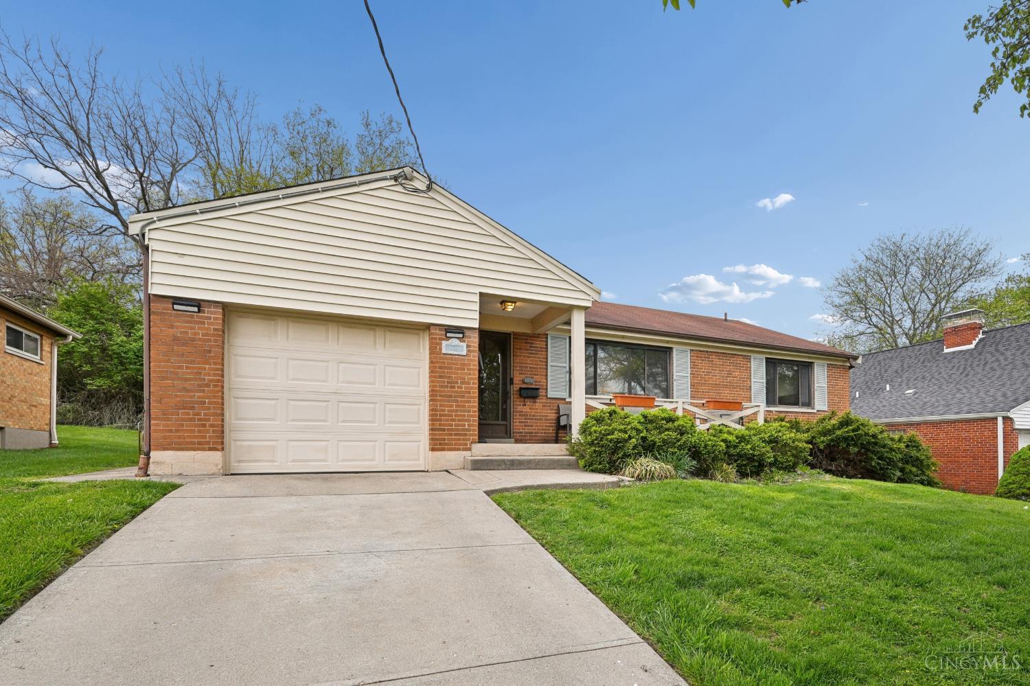 5577 Sunnywoods Lane