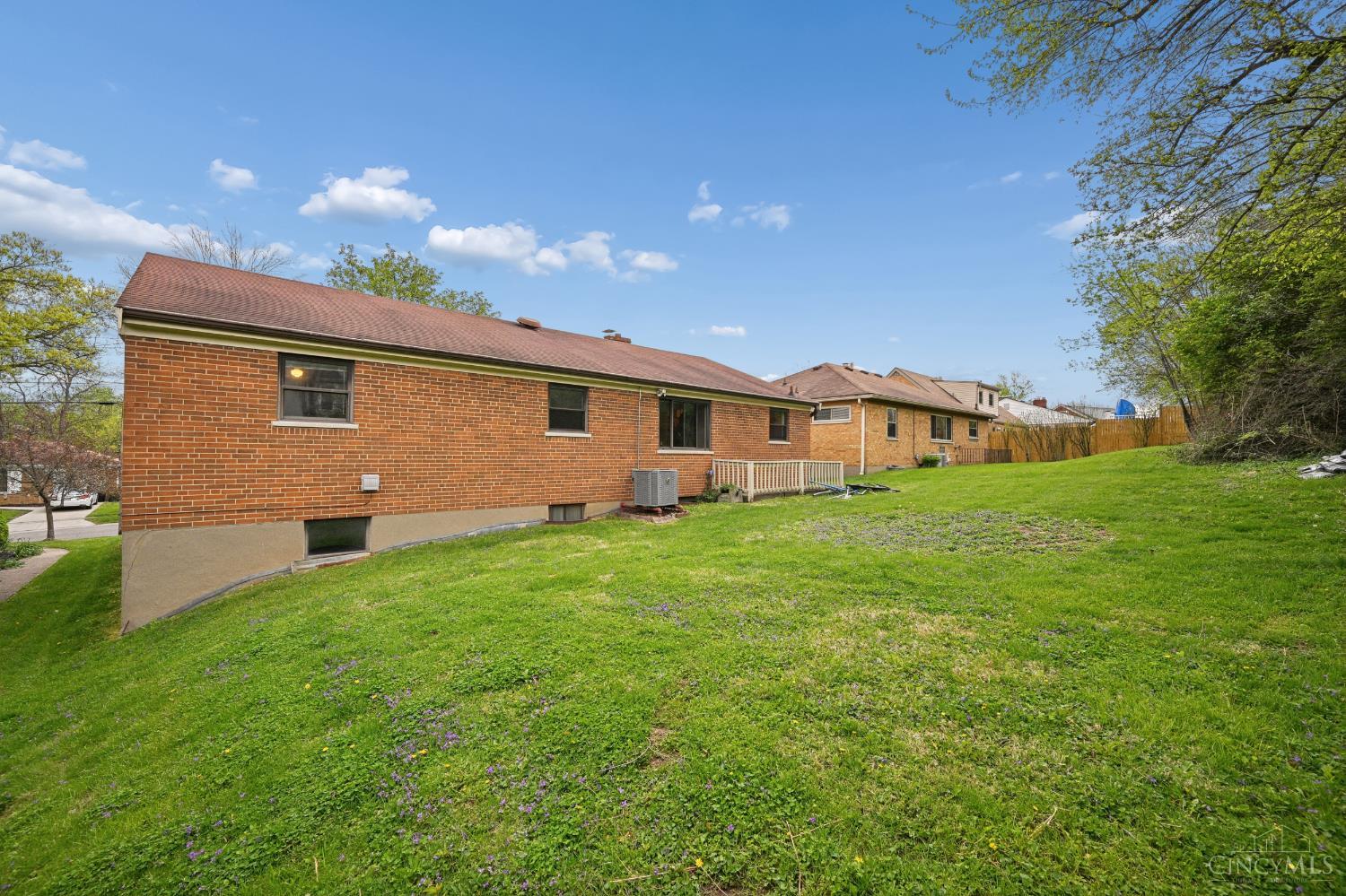 5577 Sunnywoods Lane