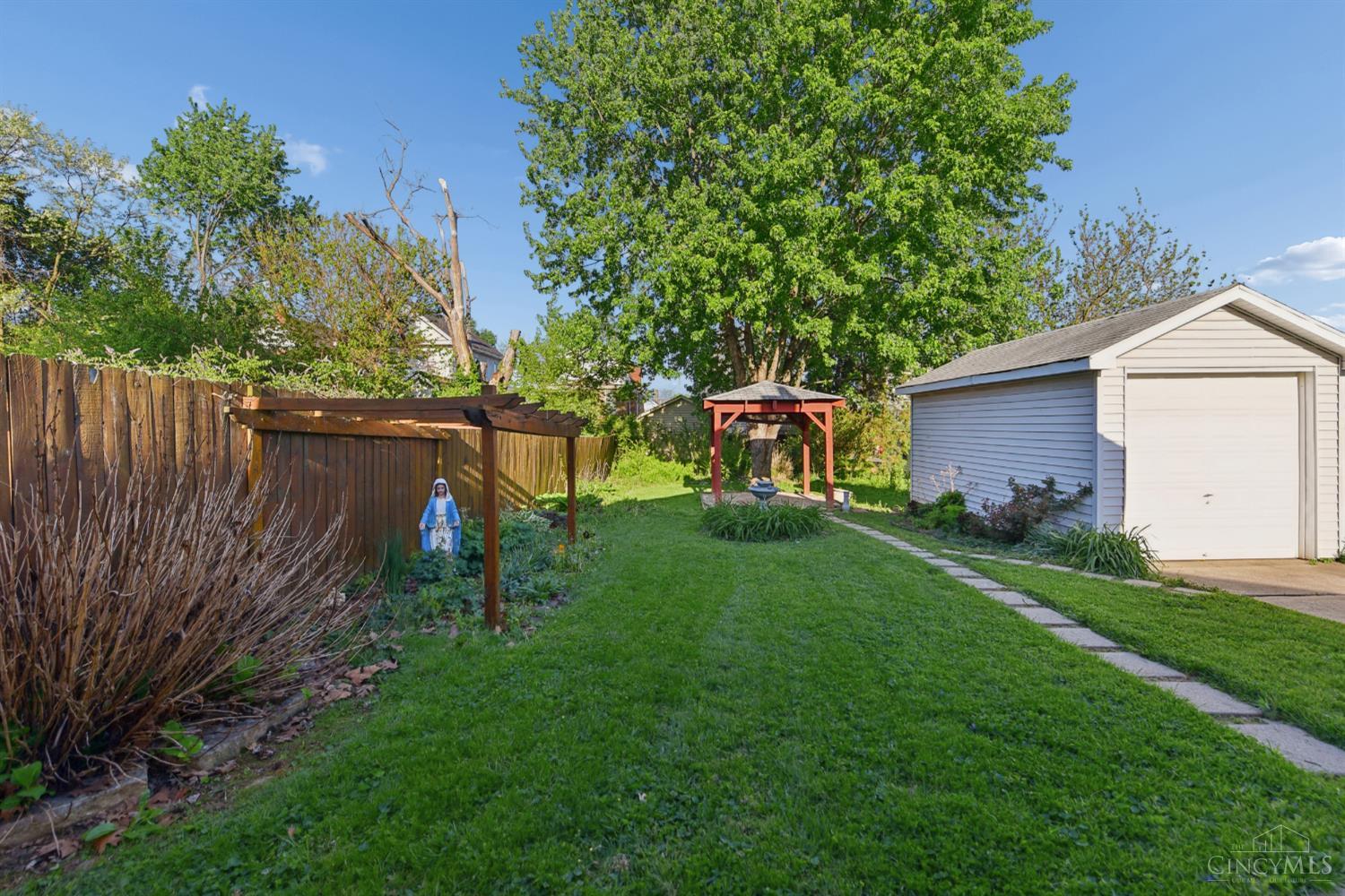 3939 Davis Avenue
