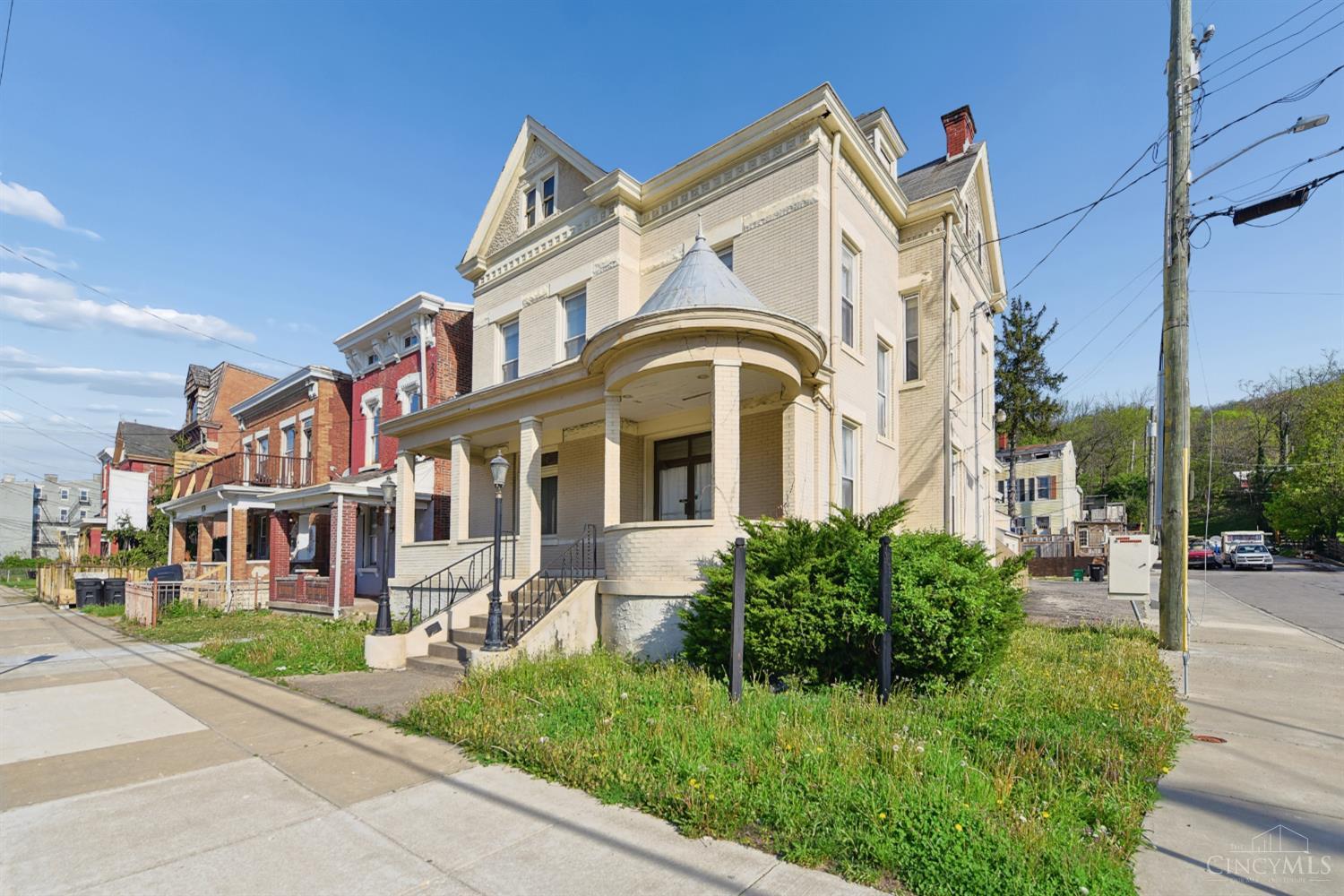 1712 Queen City Avenue