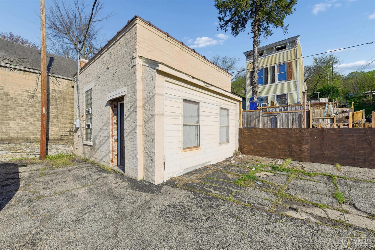 1712 Queen City Avenue