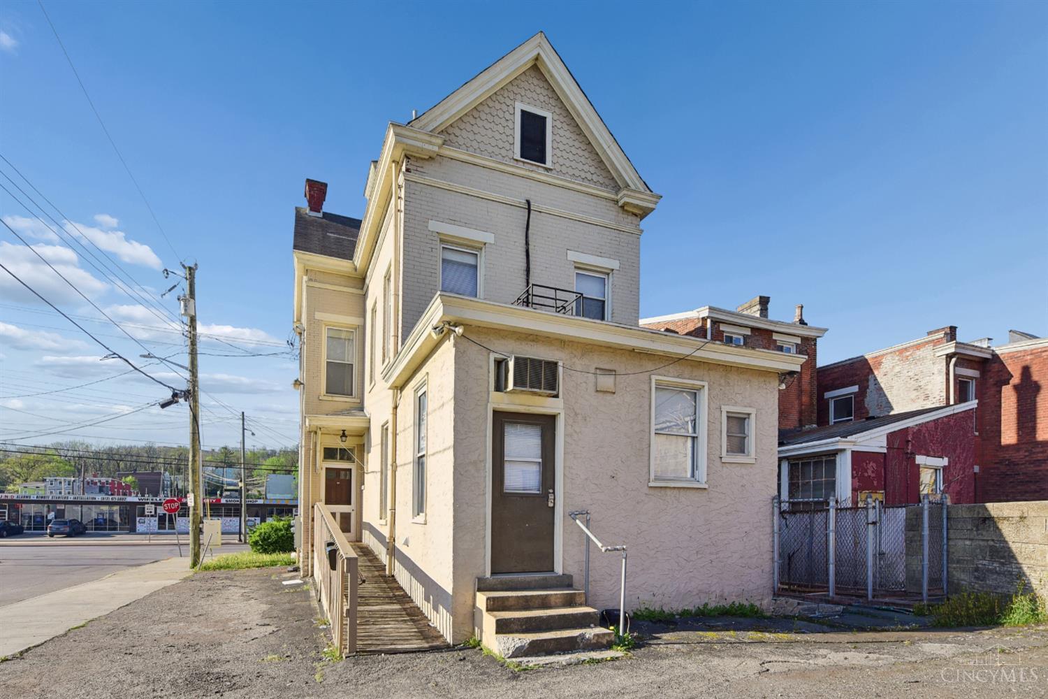 1712 Queen City Avenue